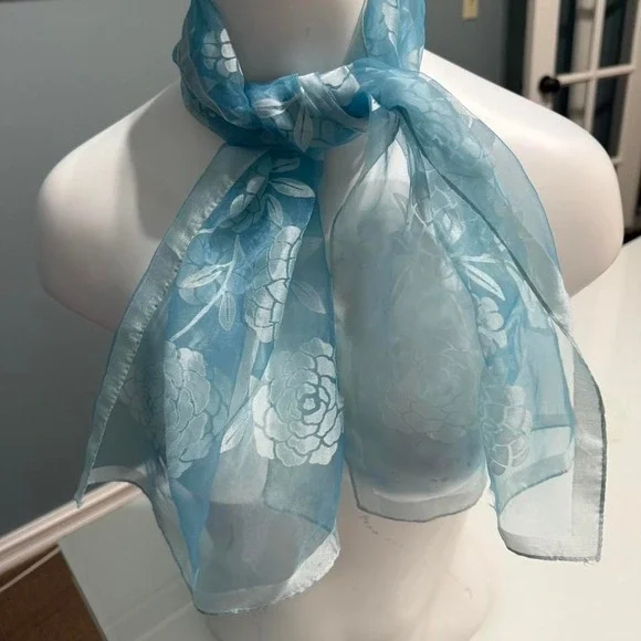Vintage Blue floral sheer‎ scarf - Picture 4 of 5